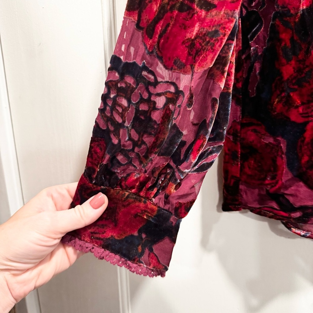 Sundance Velvet Burnout Burgundy Blouse XS Christmas Holiday Festive Dark Floral - Picture 4 of 15